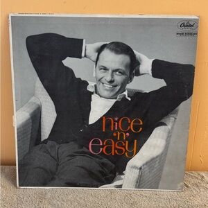 🎶 Nice ’n’ Easy – Frank Sinatra
Original MONO Pressing |Capitol Records| W-1417